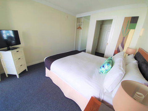 Broadbeach Holiday Apartments - Accommodation Australia 27