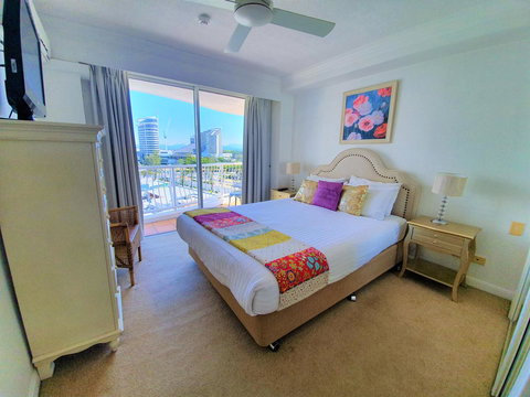 Broadbeach Holiday Apartments - Accommodation Australia 20