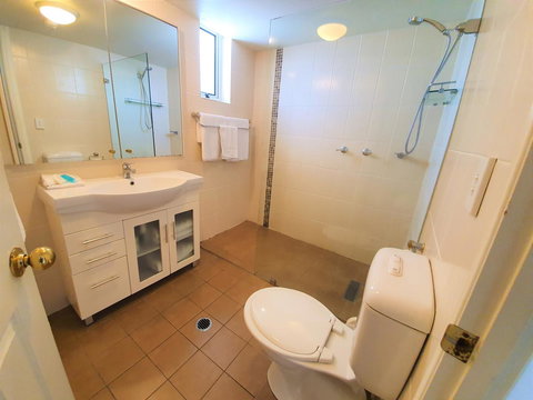 Broadbeach Holiday Apartments - Accommodation Australia 21