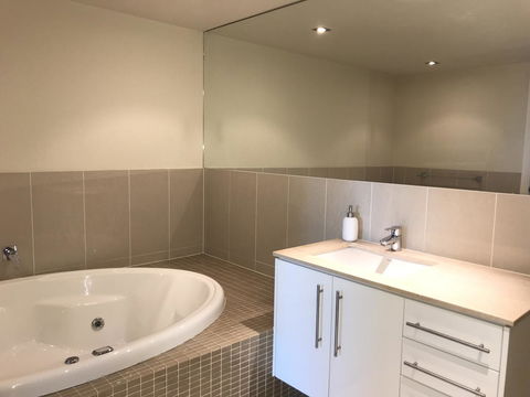 Proximity Waterfront Apartments - Accommodation Australia 22
