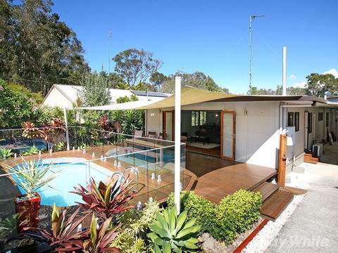 Beach House On Jones Parade, Central Coolum Beach - Local Tourism 2