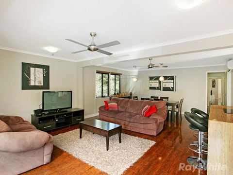Beach House On Jones Parade, Central Coolum Beach - Local Tourism 4