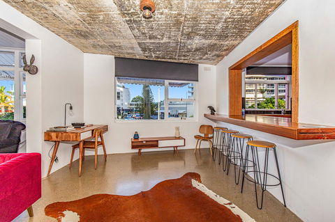 The Pink Hotel Coolangatta - Accommodation Australia 5