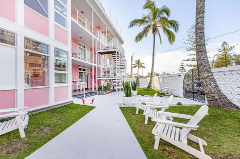 The Pink Hotel Coolangatta - Accommodation Australia 0