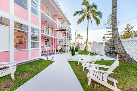 The Pink Hotel Coolangatta - Accommodation Australia 2