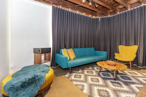 The Pink Hotel Coolangatta - Accommodation Australia 21