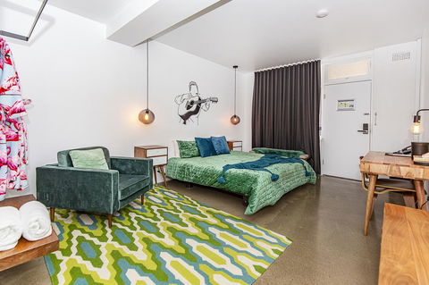 The Pink Hotel Coolangatta - Accommodation Australia 28