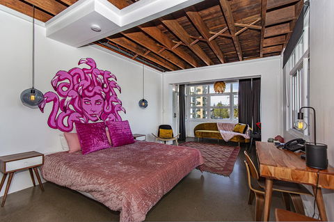 The Pink Hotel Coolangatta - Accommodation Australia 33