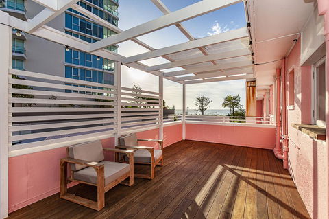 The Pink Hotel Coolangatta - Accommodation Australia 30