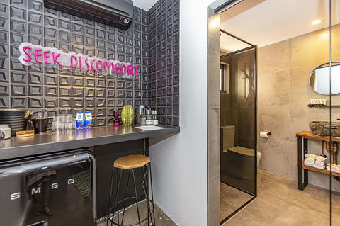 The Pink Hotel Coolangatta - Accommodation Australia 26