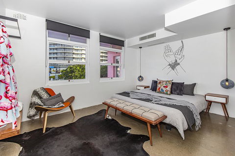 The Pink Hotel Coolangatta - Accommodation Australia 11
