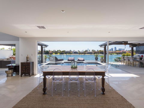 Rumrunner Resort - Accommodation Australia 1