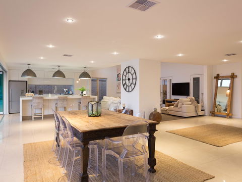 Rumrunner Resort - Accommodation Australia 8