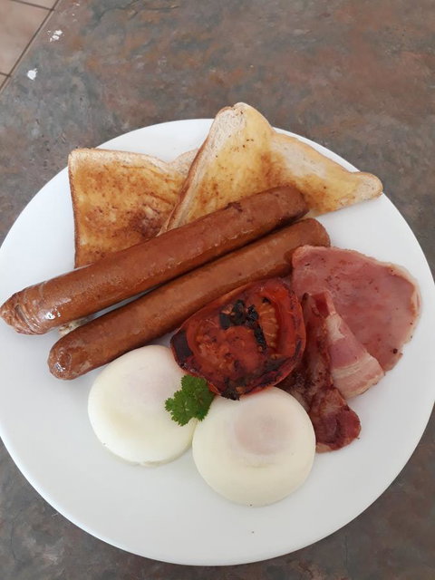 Country Gardens Motor Inn - Local Tourism 7