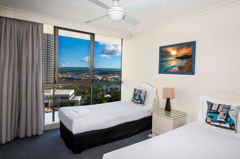 Seacrest Beachfront Apartments Surfers Paradise - Accommodation Australia 18