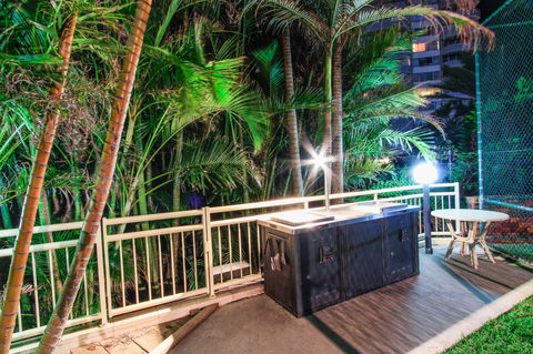 Seacrest Beachfront Apartments Surfers Paradise - Accommodation Australia 31
