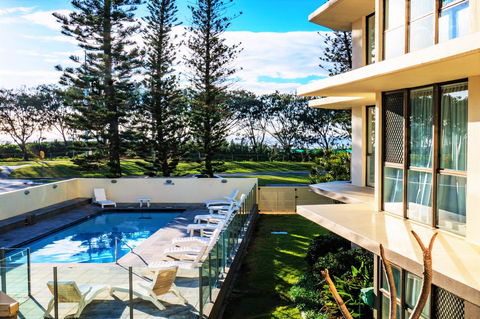 Seacrest Beachfront Apartments Surfers Paradise - Accommodation Australia 40
