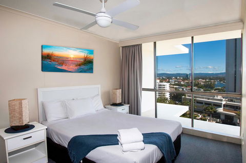 Seacrest Beachfront Apartments Surfers Paradise - Accommodation Australia 17