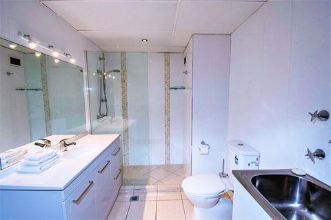 Seacrest Beachfront Apartments Surfers Paradise - Accommodation Australia 15