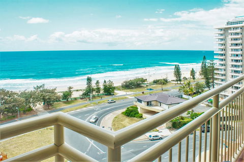 Seacrest Beachfront Apartments Surfers Paradise - Accommodation Australia 11