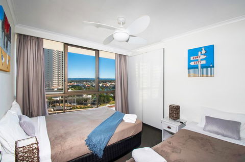 Seacrest Beachfront Apartments Surfers Paradise - Accommodation Australia 3