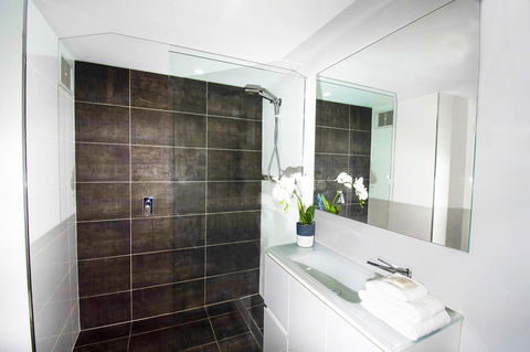 Seacrest Beachfront Apartments Surfers Paradise - Accommodation Australia 22