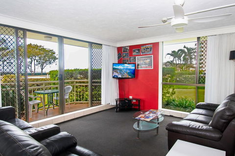 Seacrest Beachfront Apartments Surfers Paradise - Accommodation Australia 9
