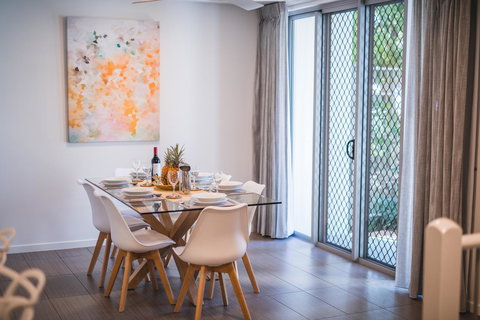 Coolum At The Beach - Australia Shopping 28