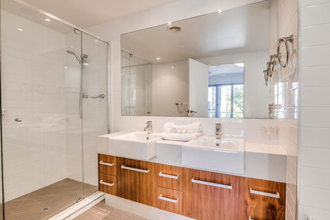 Coolum At The Beach - Australia Shopping 16