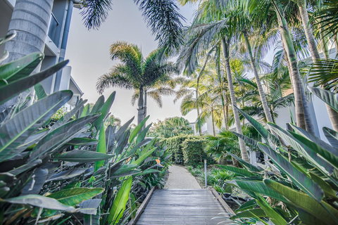 Coolum At The Beach - Australia Shopping 5