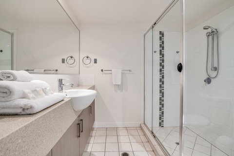 Coolum At The Beach - Australia Shopping 6