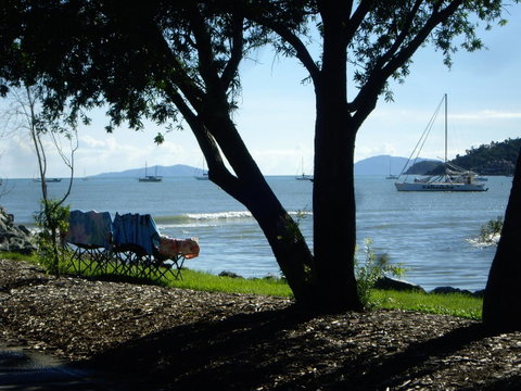 Montipora Unit 3 - In The Heart Of Airlie, Wi-fi And Netflix - Accommodation Australia 17
