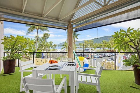Montipora Unit 3 - In The Heart Of Airlie, Wi-fi And Netflix - Accommodation Australia 10