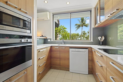 Montipora Unit 3 - In The Heart Of Airlie, Wi-fi And Netflix - Accommodation Australia 4