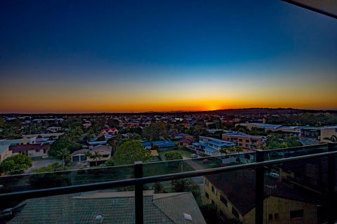Sunset Retreat Mooloolaba - Australia Shopping 18