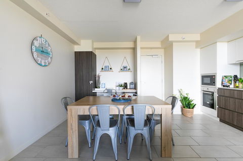 Sunset Retreat Mooloolaba - Australia Shopping 33