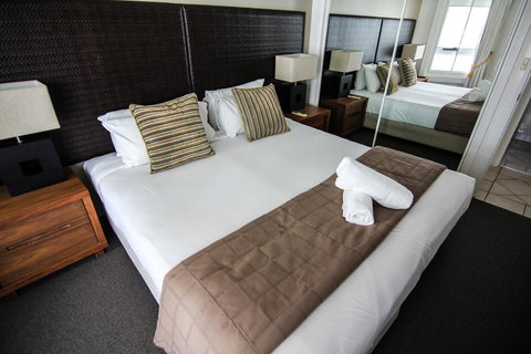 The Phoenician Resort - Australia Shopping 31