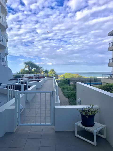Regency On The Beach - Accommodation Australia 8