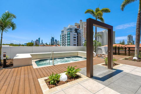 Qube Broadbeach Ocean View Apartments - Accommodation Australia 12