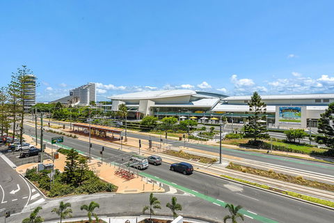 Qube Broadbeach Ocean View Apartments - Accommodation Australia 2