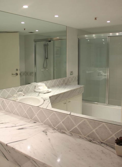 De Ville Apartments - Accommodation Australia 3