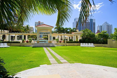 Towers Of Chevron - Private Apartment - Accommodation Australia 16