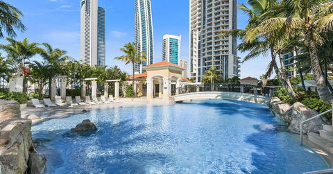 Towers Of Chevron - Private Apartment - Accommodation Australia 9