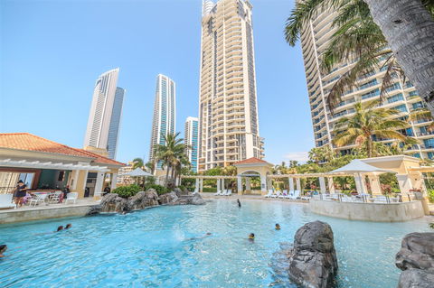 Towers Of Chevron - Private Apartment - Accommodation Australia 0