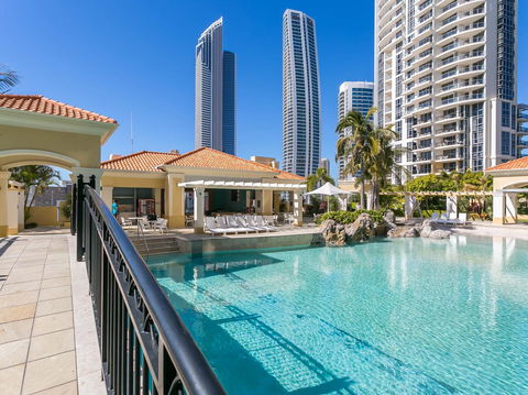 Towers Of Chevron - Private Apartment - Accommodation Australia 11