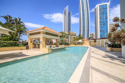 Towers Of Chevron - Private Apartment - Accommodation Australia 12