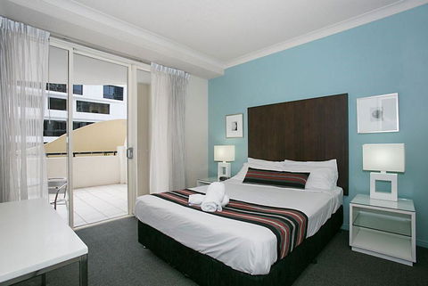Towers Of Chevron - Private Apartment - Accommodation Australia 1