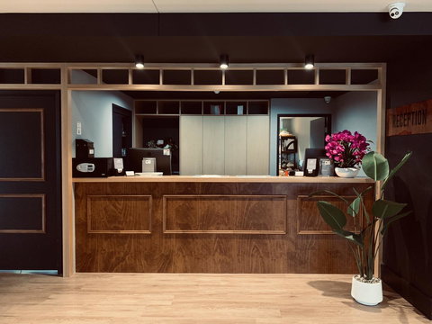 Woodroffe Hotel - Accommodation Australia 1