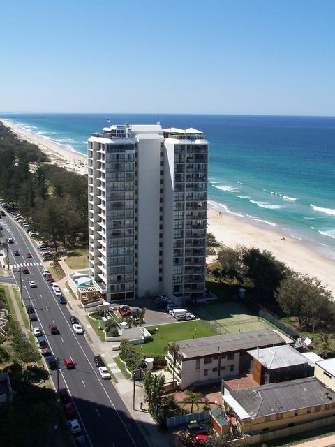 Golden Sands On The Beach - Absolute Beachfront Apartments - Accommodation Australia 13