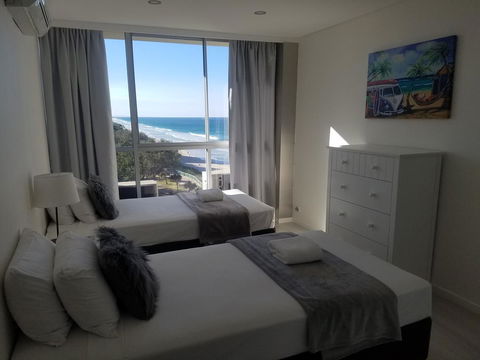 Golden Sands On The Beach - Absolute Beachfront Apartments - Accommodation Australia 41